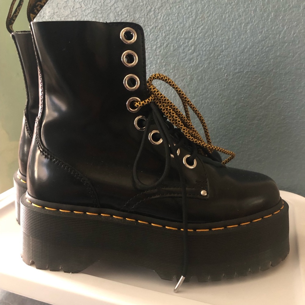 Doc Martens size 8 excellent condition